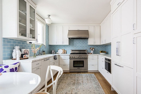 Cùng chiêm ngưỡng 10 mẫu tủ bếp chữ U mê ly