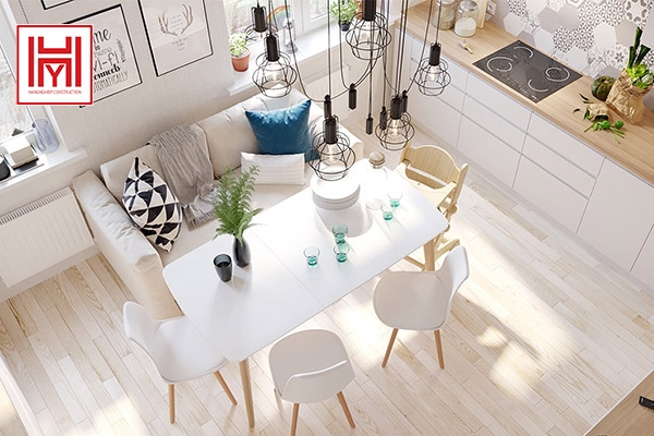 Không gian ngôi nhà nhỏ kết hợp những chi tiết màu gỗ.