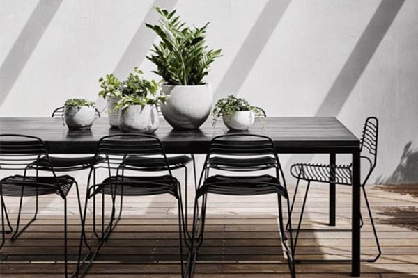 Những mẫu bàn ghế ăn đẹp cho khu vực sân vườn