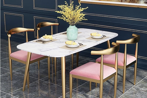 Thiết kế bàn ăn chung cư 4 ghế cho gia đình nhỏ