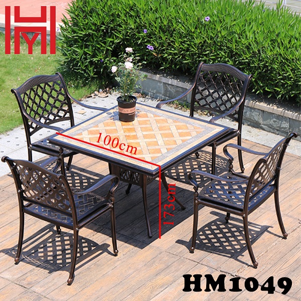 BÀN SÂN VƯỜN VUÔNG HM1049