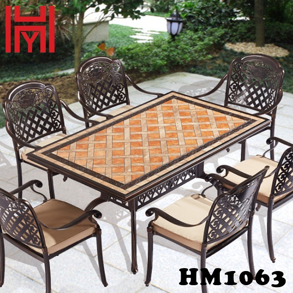 BÀN SÂN VƯỜN MÀU GẠCH NGÓI THẤT HM1063 