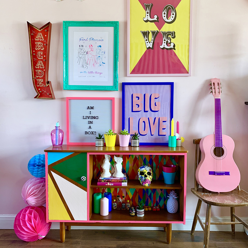 Khám phá không gian ngồi nhà đầy màu sắc sống động.